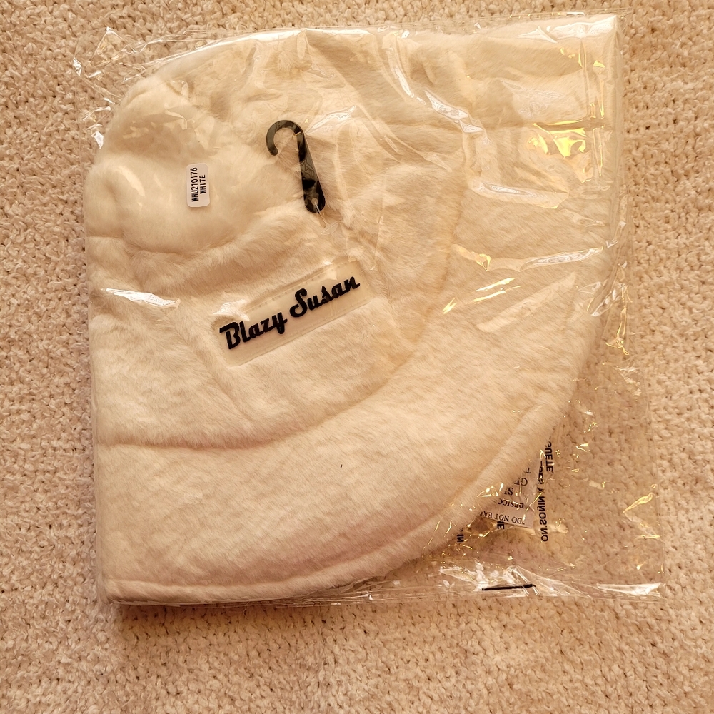 Blazy Susan Bucket Hat